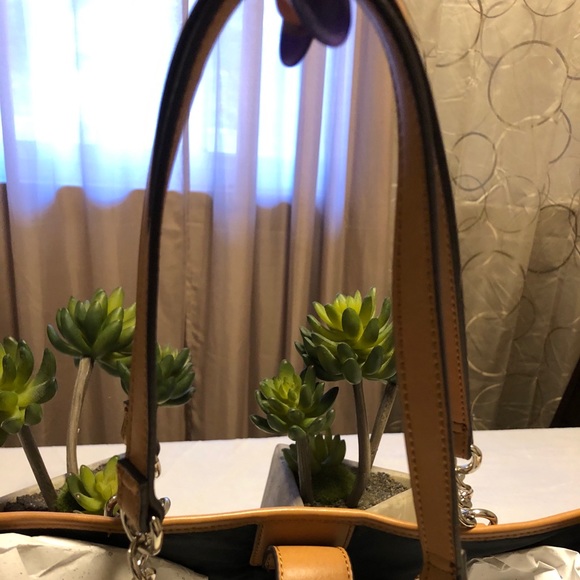 Tommy Hilfiger Signature brown, cream and tan tote - Picture 8 of 11